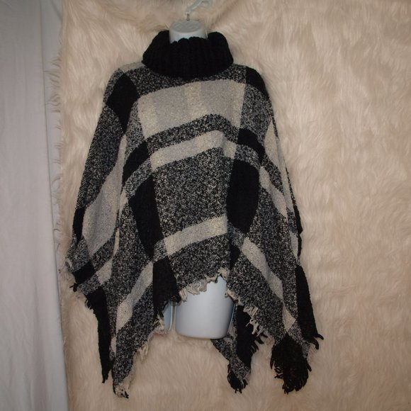Unbranded Accessories - Black and White Plaid SHAWL USED